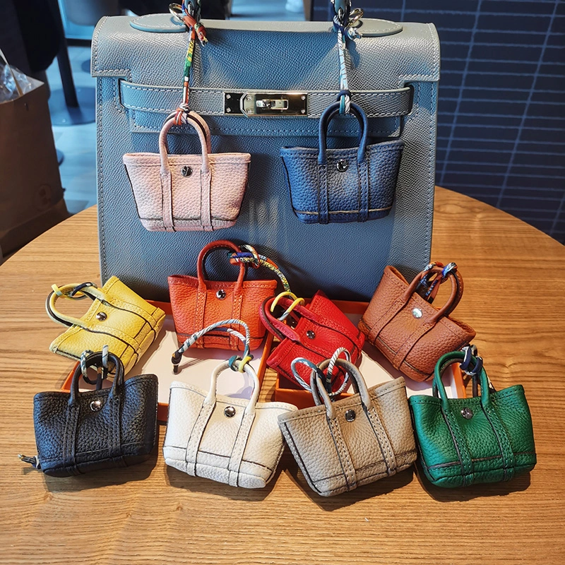 Ea117 Fashion Small Wholesale Designer Hand Charms Handbag Mini Cute Brand Luxury Leather Purse Shaped Bag Charm