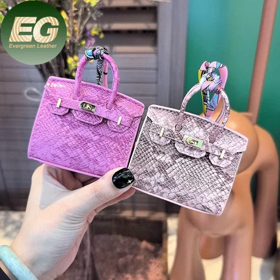 Ea527 Wholesale Designer Charm Luxury Bag Horse Leather Custom Brand Car Bulk Purse Charms Accessory 