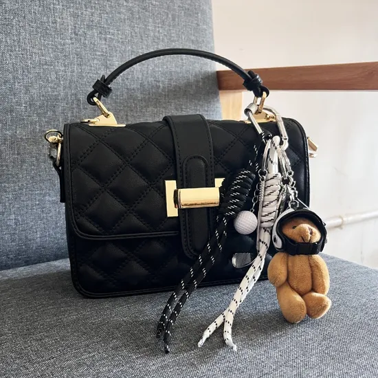 2025 New Style Cowhide Flower Keychain, Genuine Leather Charm, Women′s Premium Bag Accessory 